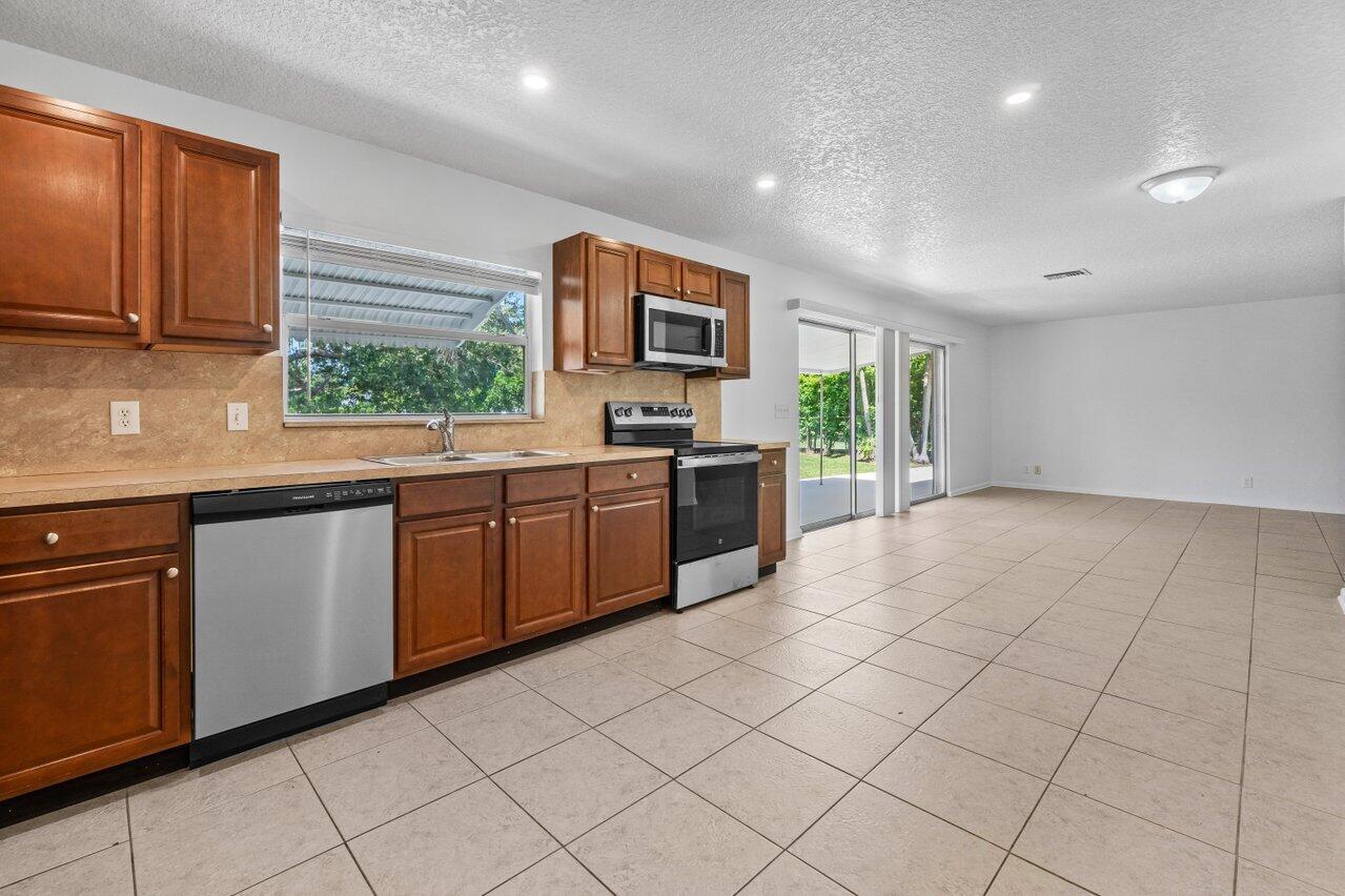 NORTH PALM BEACH VILLAGE - Residential Lease