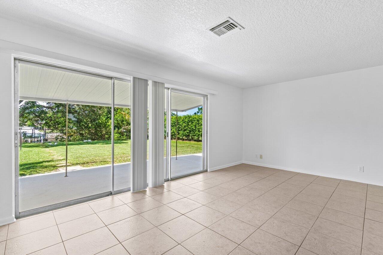 NORTH PALM BEACH VILLAGE - Residential Lease