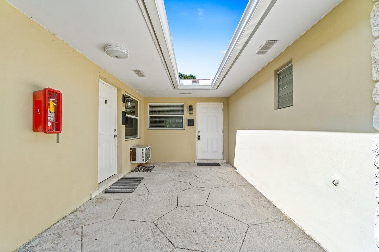 NORTH PALM BEACH VILLAGE - Residential Lease