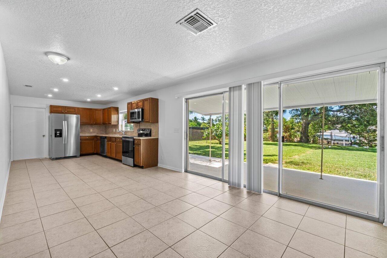 NORTH PALM BEACH VILLAGE - Residential Lease