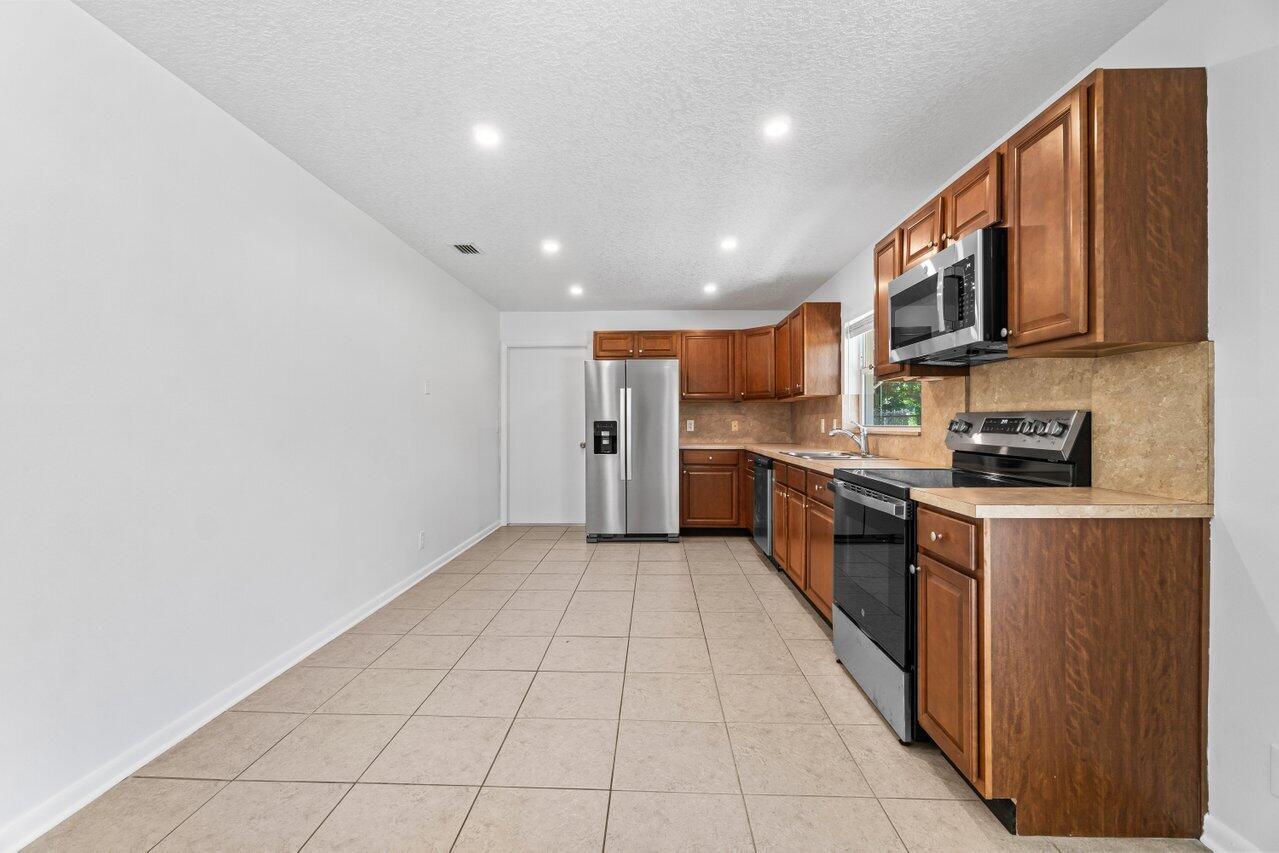 NORTH PALM BEACH VILLAGE - Residential Lease