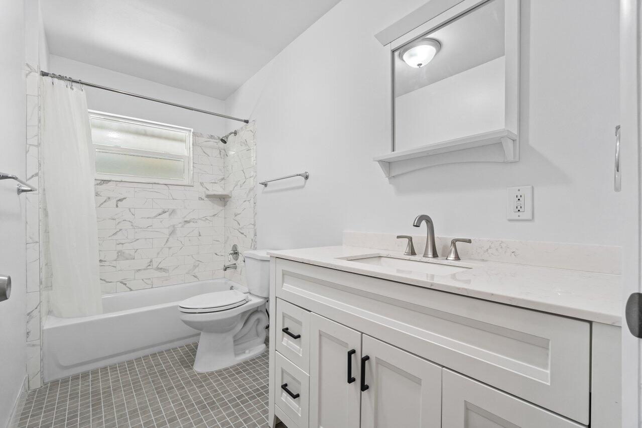 NORTH PALM BEACH VILLAGE - Residential Lease