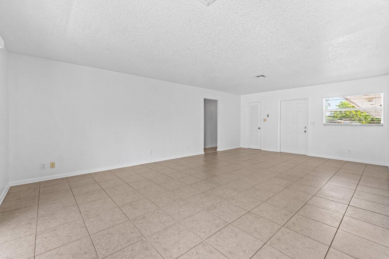 NORTH PALM BEACH VILLAGE - Residential Lease