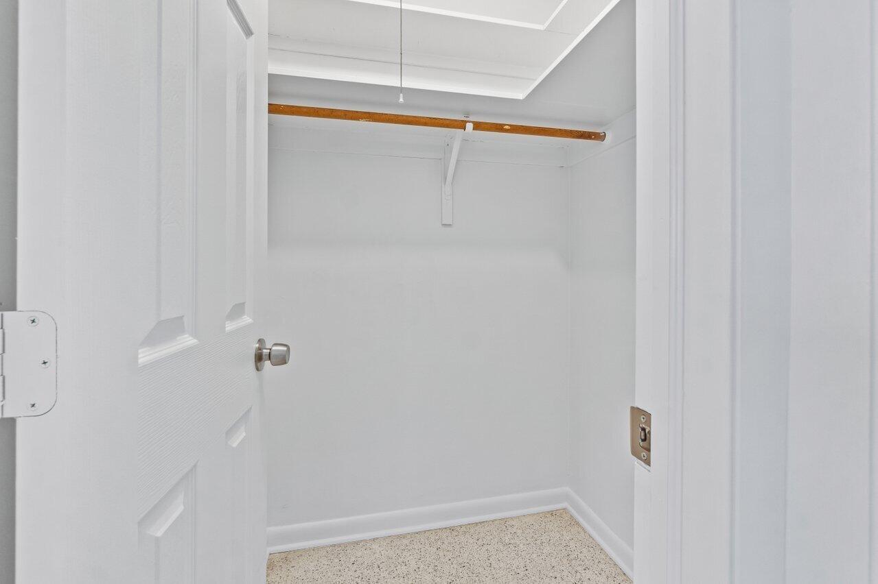 NORTH PALM BEACH VILLAGE - Residential Lease