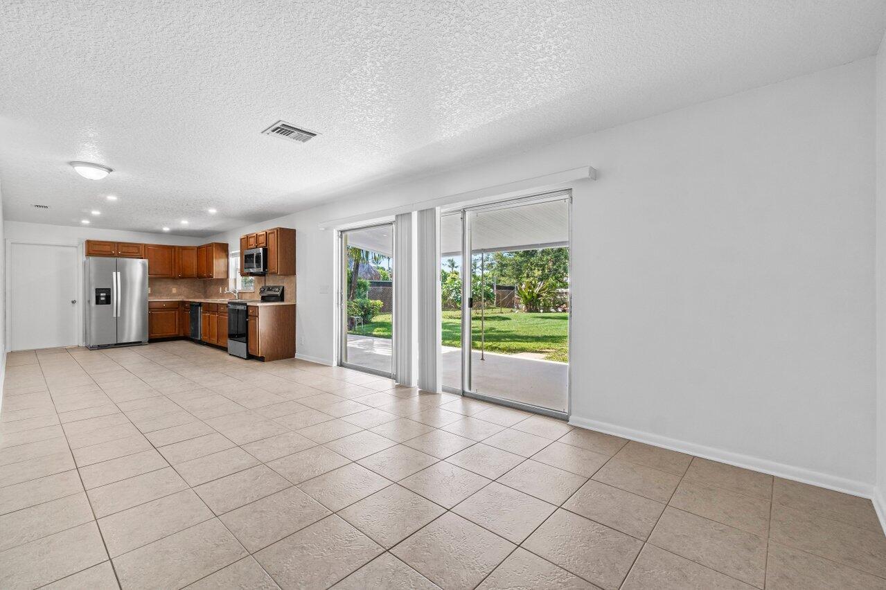 NORTH PALM BEACH VILLAGE - Residential Lease