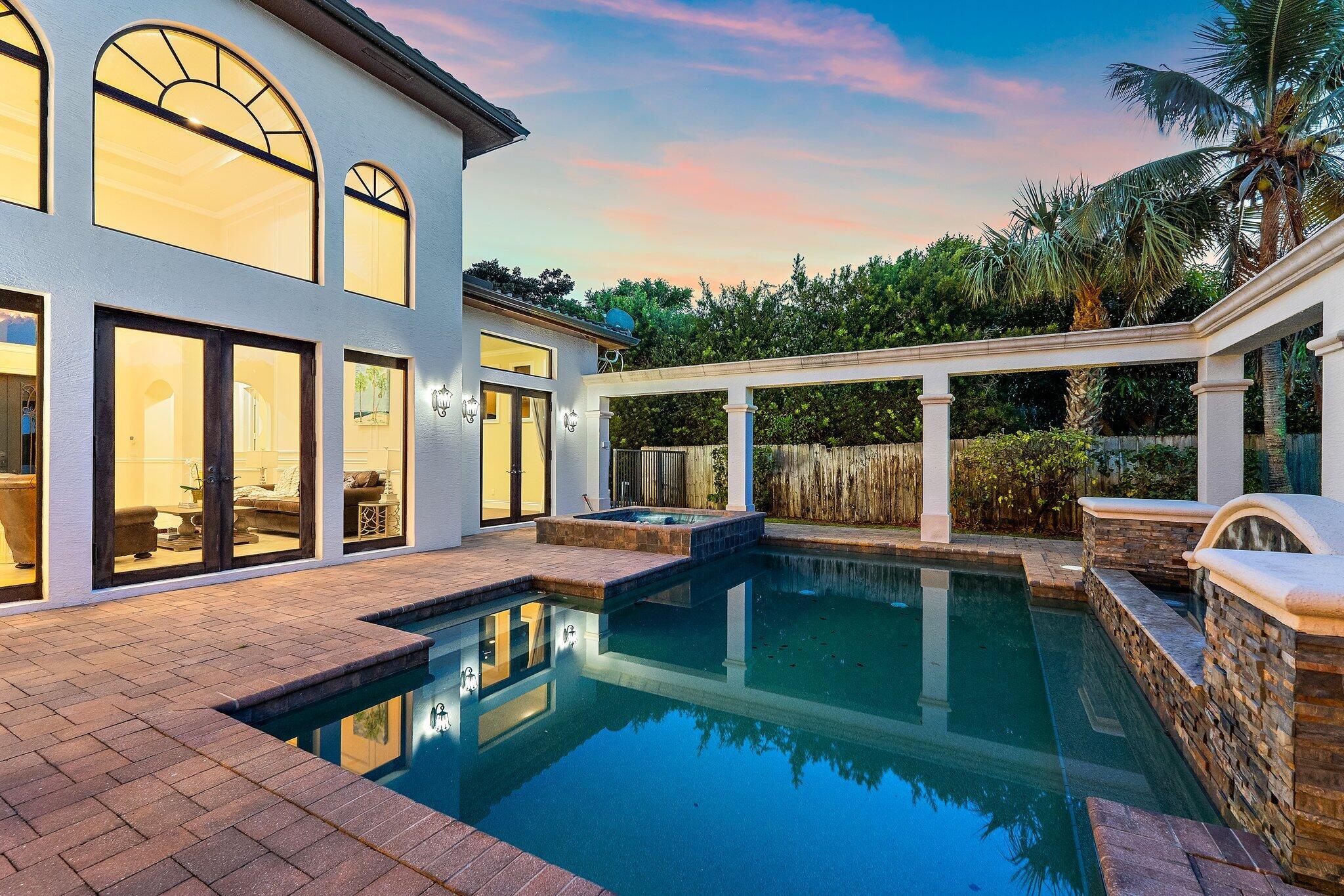 JUPITER INLET BEACH COLON - Residential