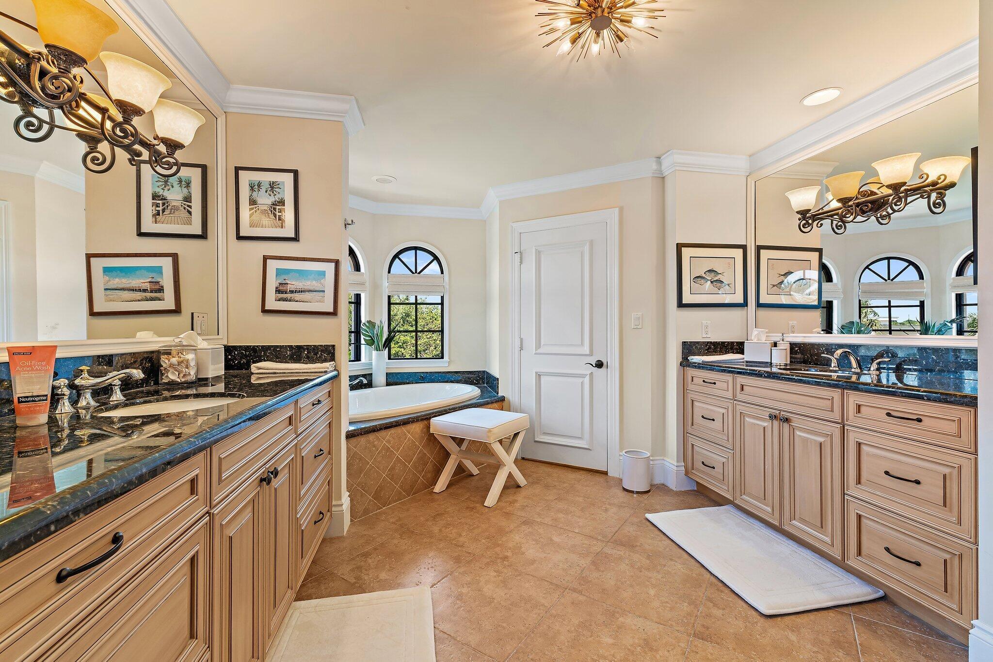 JUPITER INLET BEACH COLON - Residential