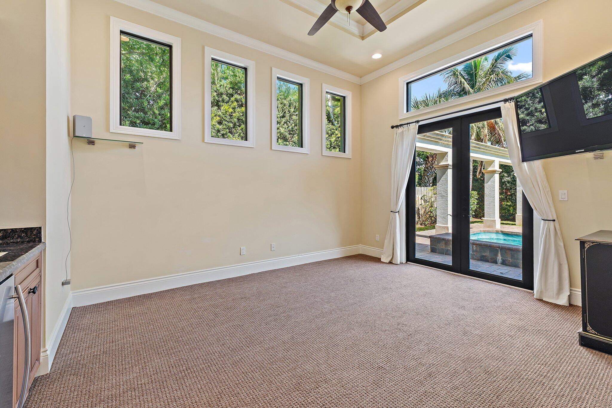 JUPITER INLET BEACH COLON - Residential