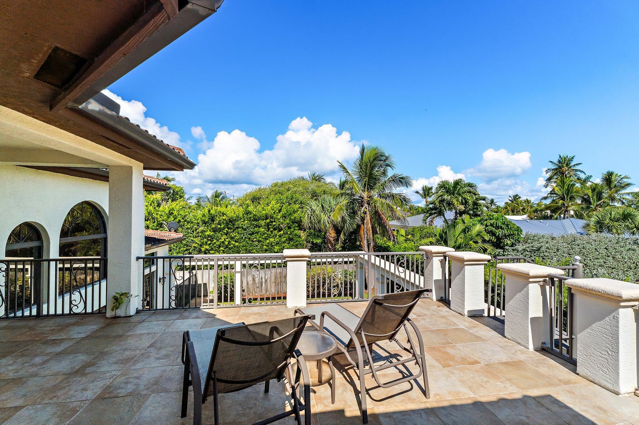 JUPITER INLET BEACH COLON - Residential