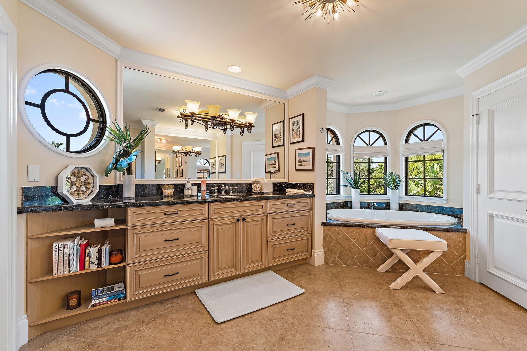 JUPITER INLET BEACH COLON - Residential