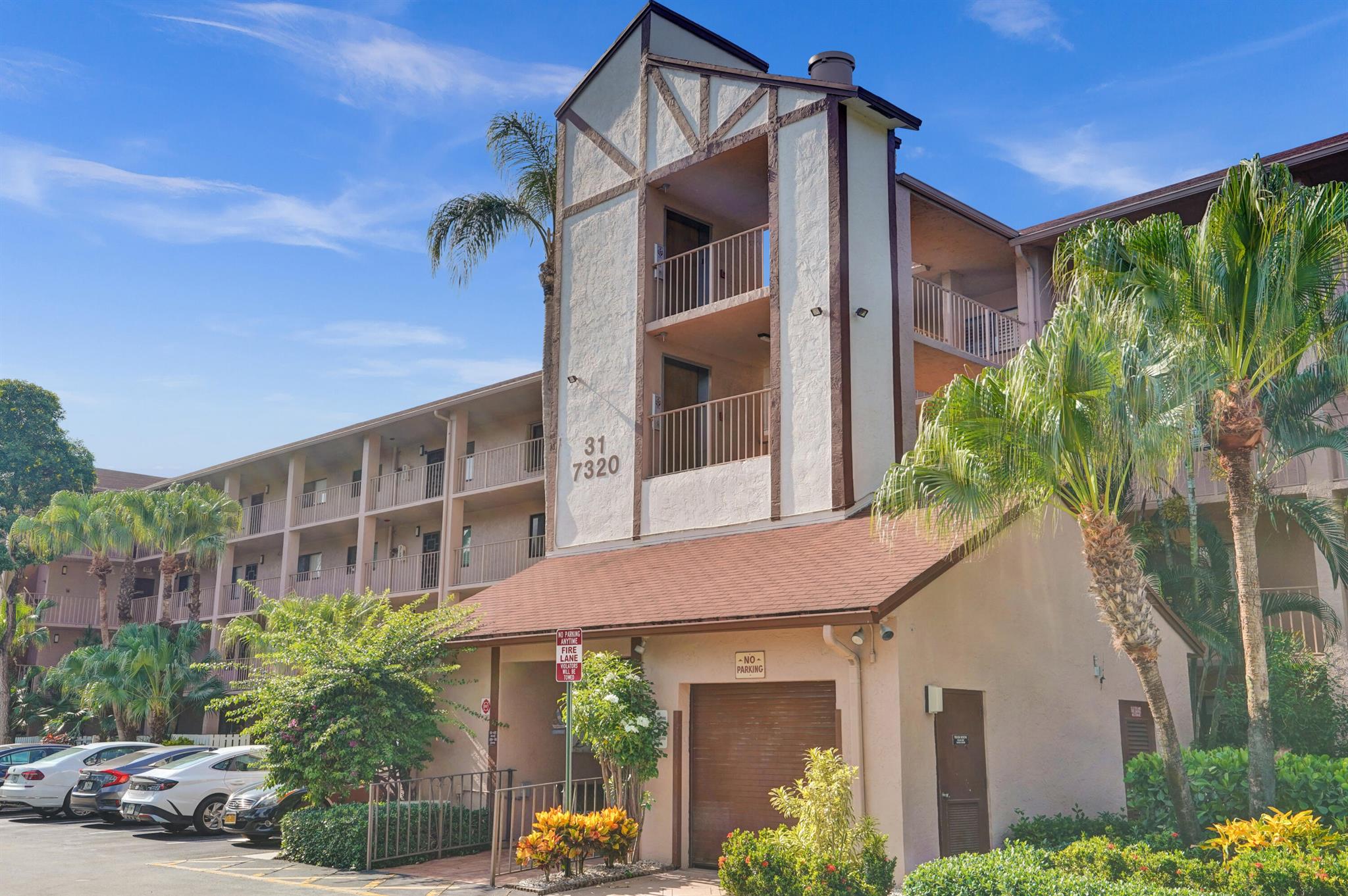 Light filled 2/2 condo with wonderful view of the pond.Bright and spacious unit with peaceful pond views, right next to the elevator with reserved parking out front.Steps away from the newly renovated clubhouse and tennis courts.