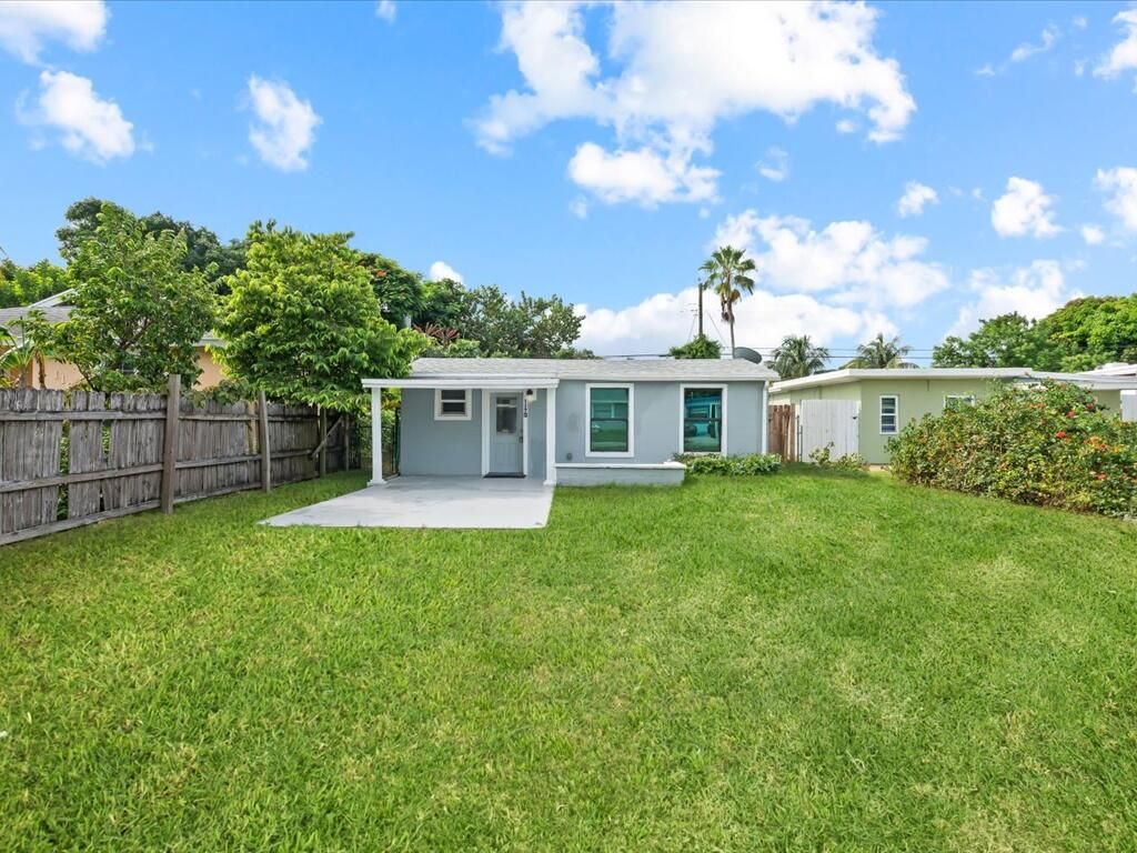 Photo of 1170 Highview Rd, Lake Worth, FL 33462 (MLS # R11125323)