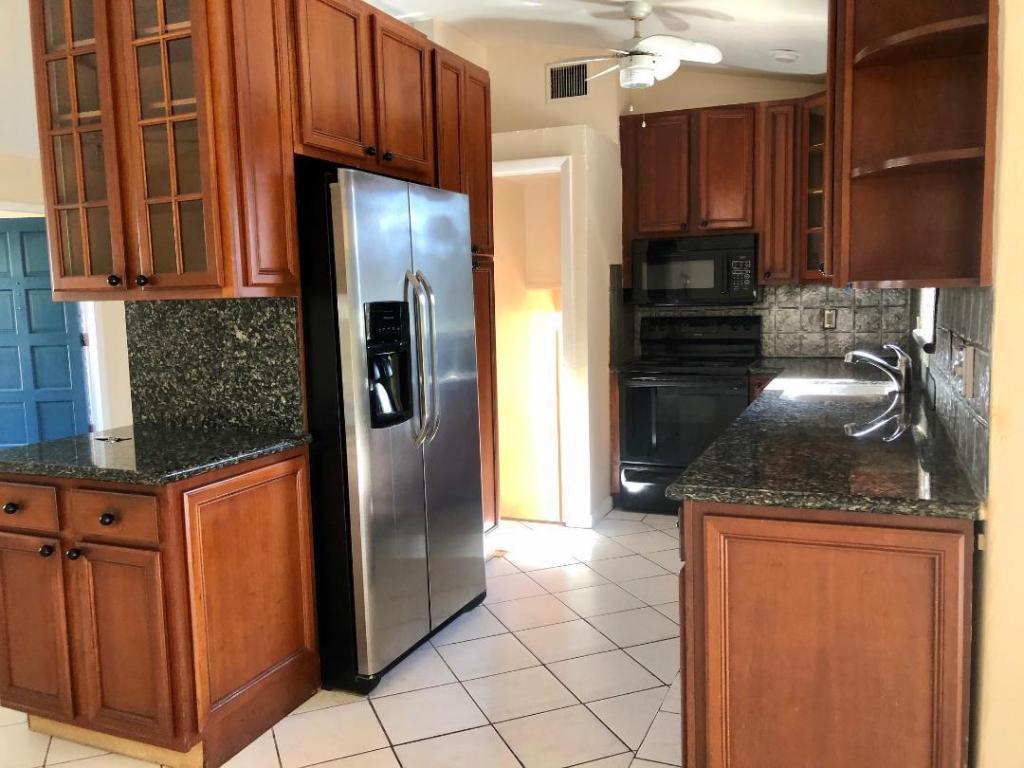 KINGS COURT - Residential