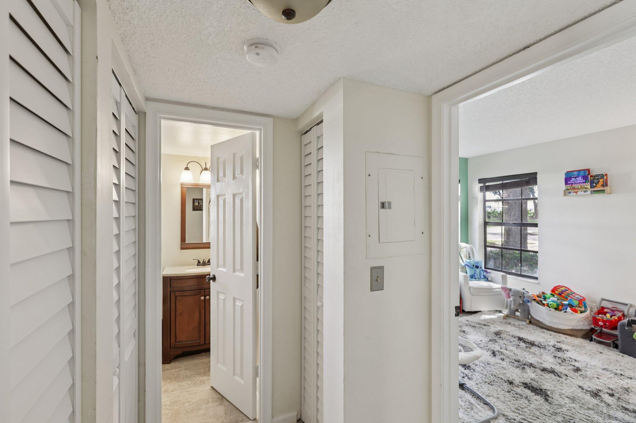 LAKE WINDWOOD CONDO - Residential