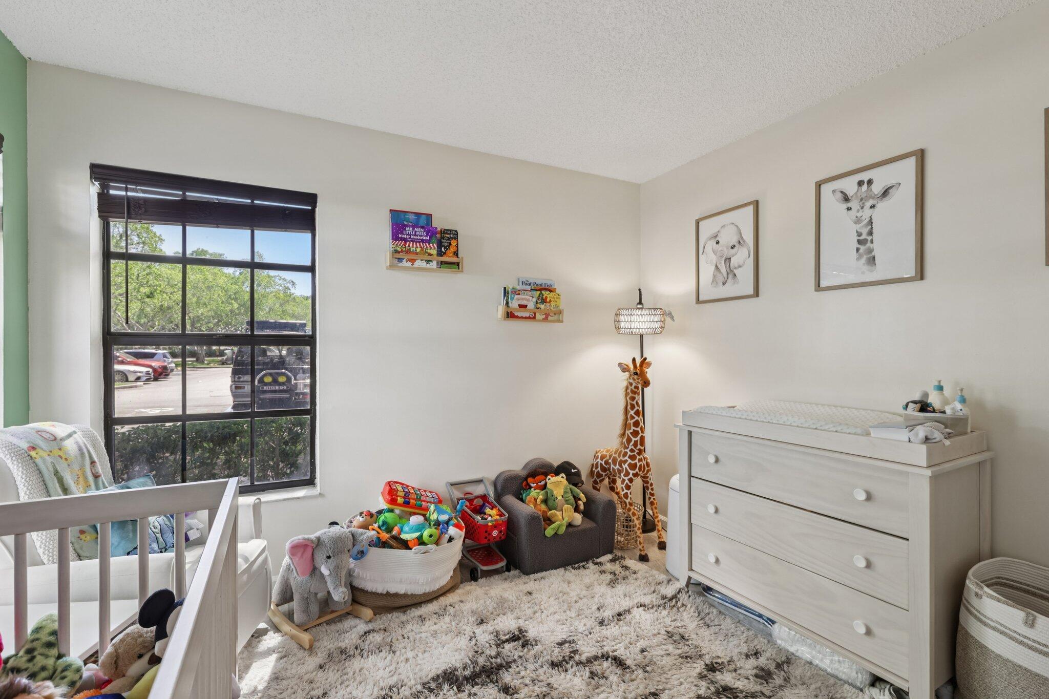 LAKE WINDWOOD CONDO - Residential