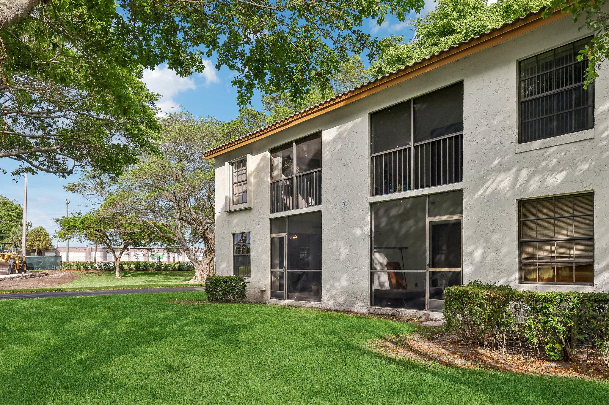 LAKE WINDWOOD CONDO - Residential