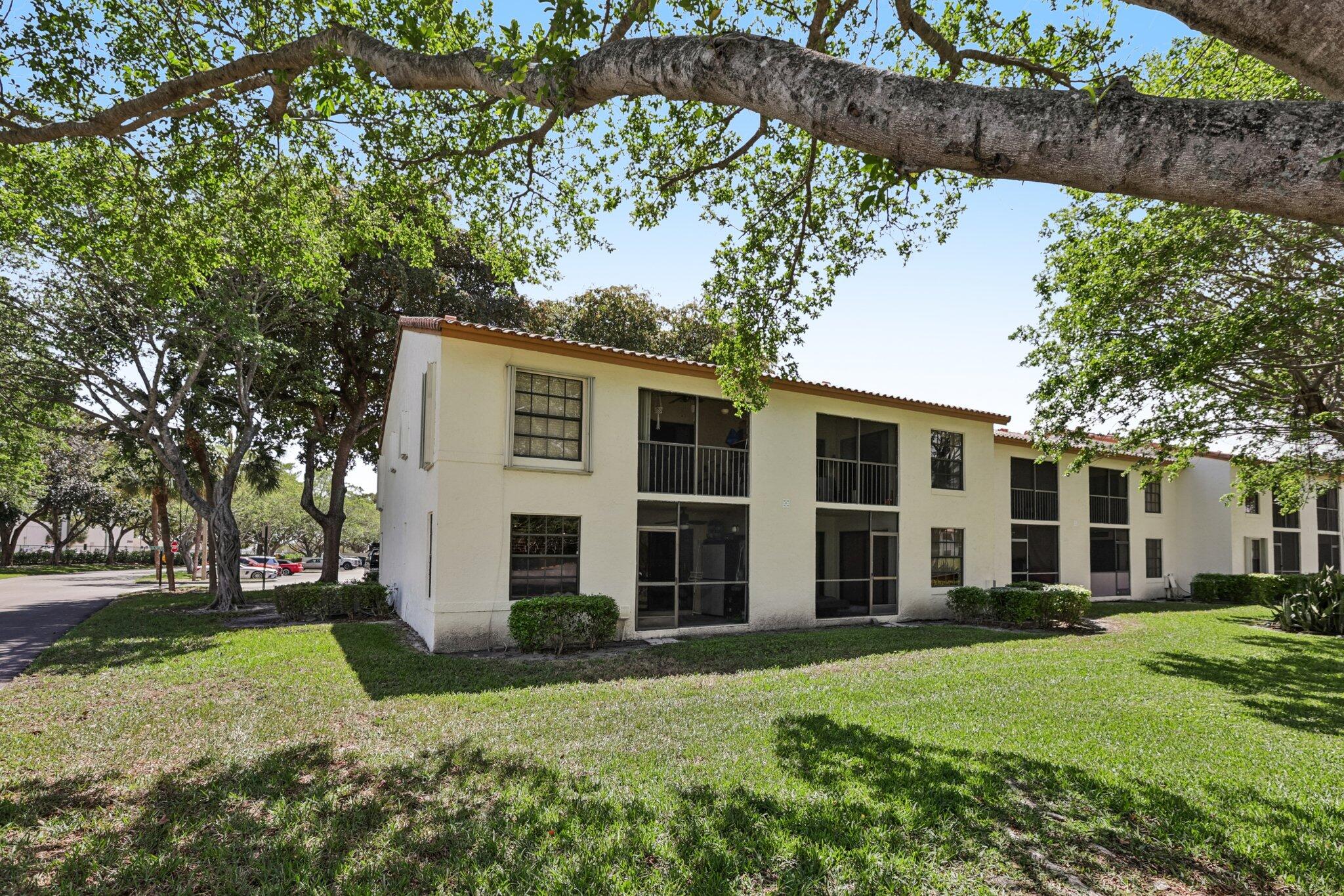 LAKE WINDWOOD CONDO - Residential