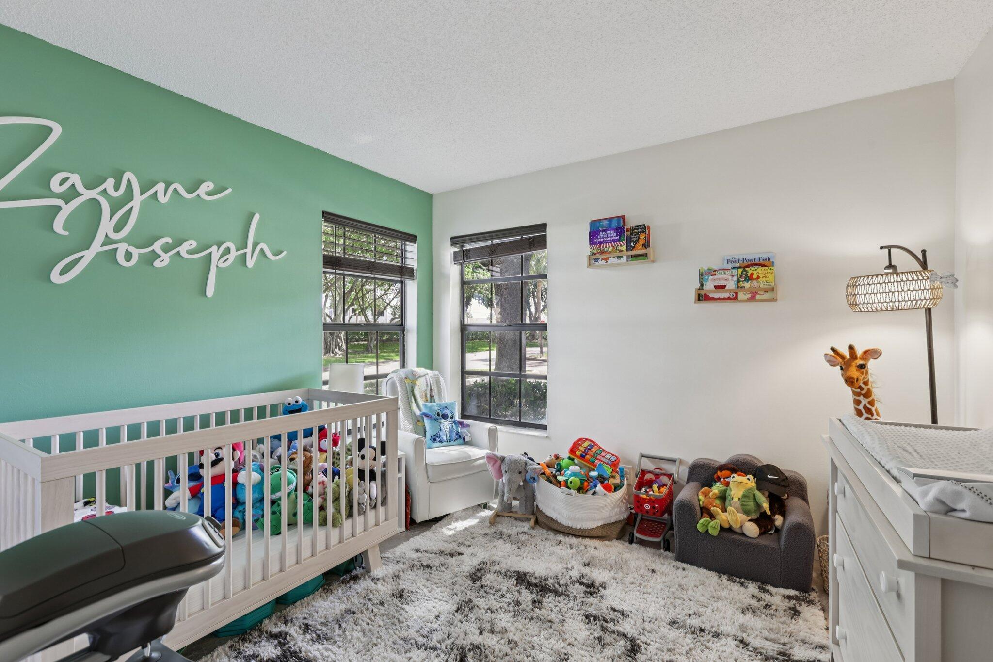 LAKE WINDWOOD CONDO - Residential