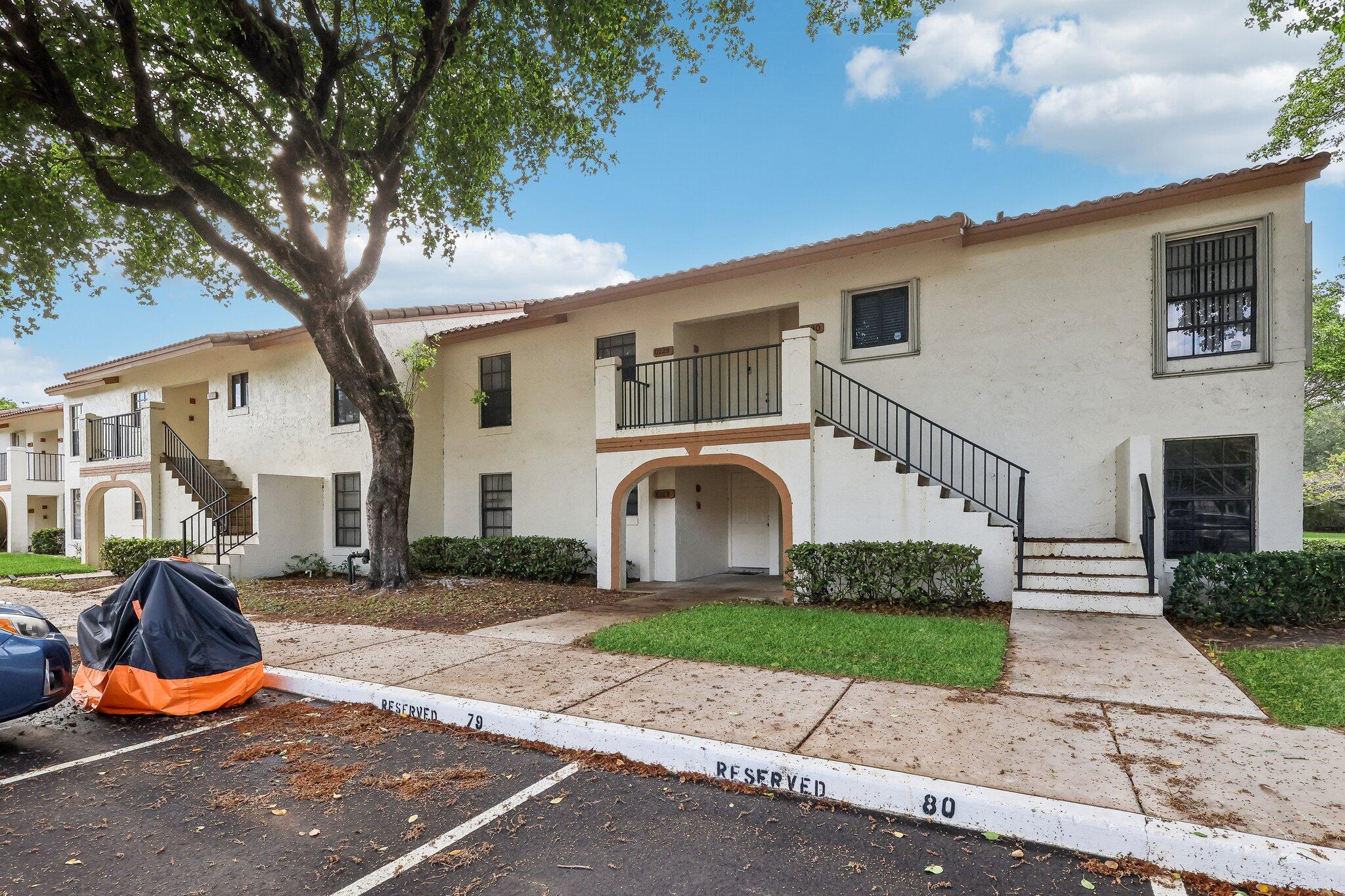 LAKE WINDWOOD CONDO - Residential