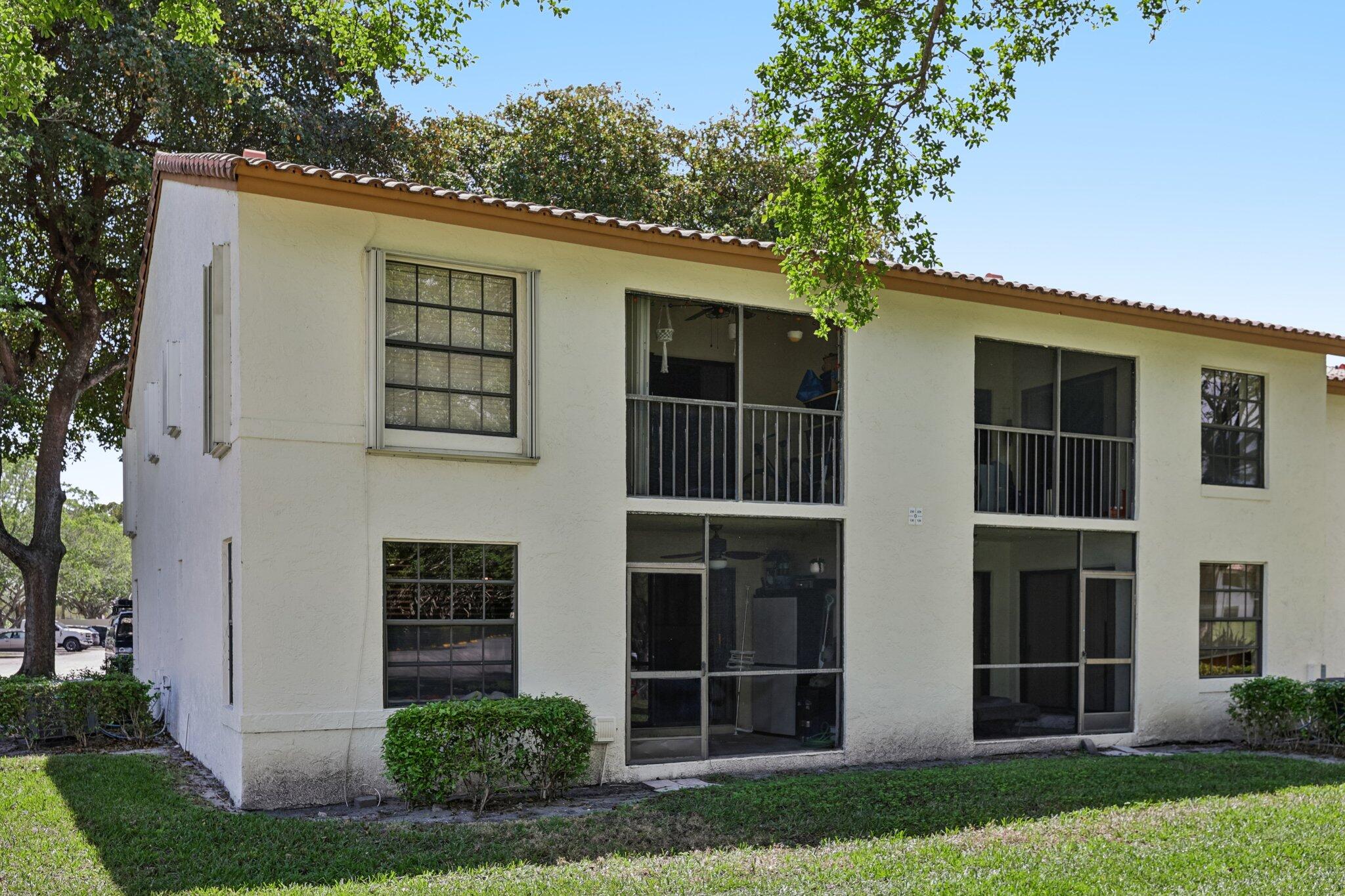 LAKE WINDWOOD CONDO - Residential