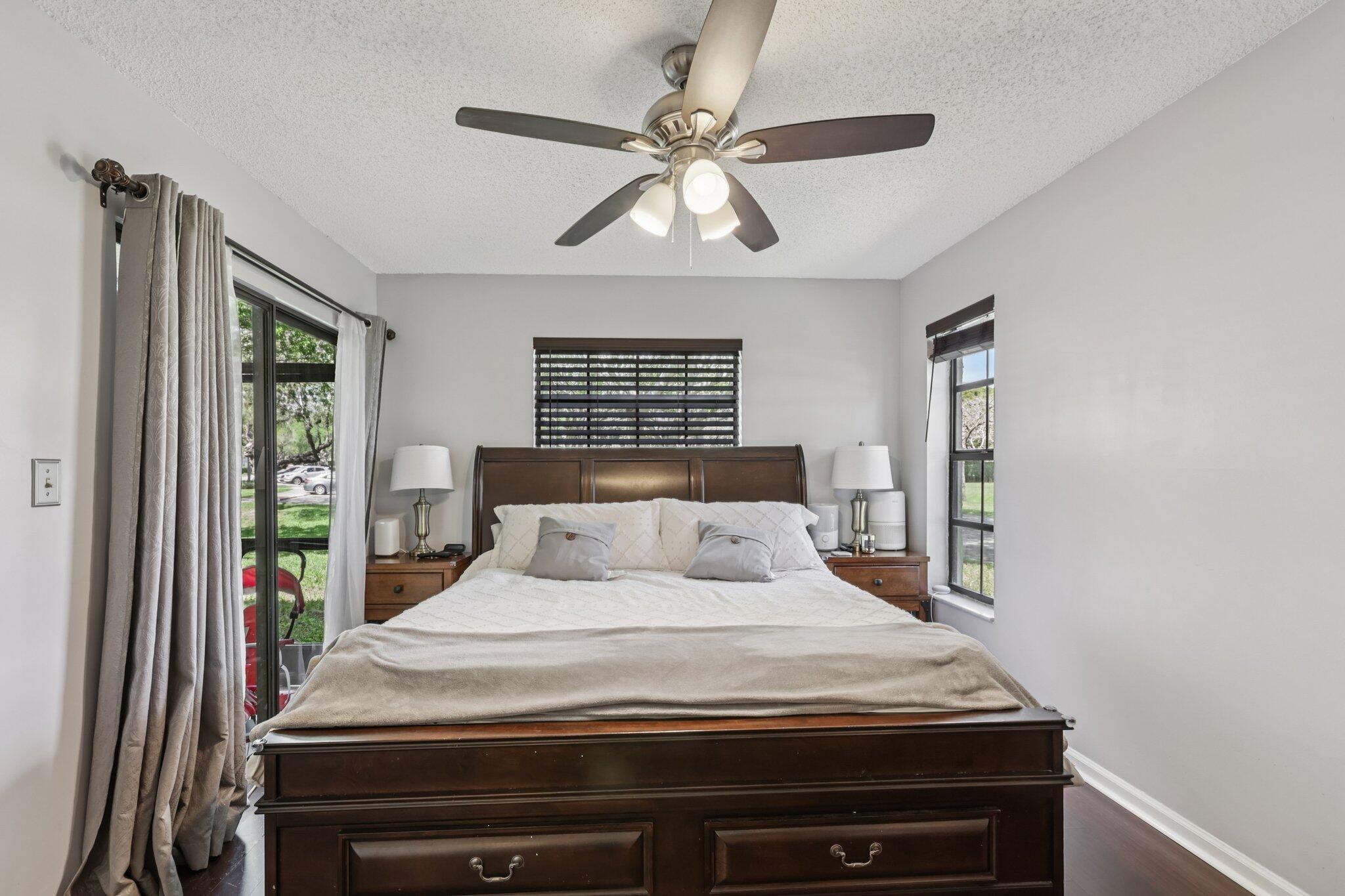 LAKE WINDWOOD CONDO - Residential