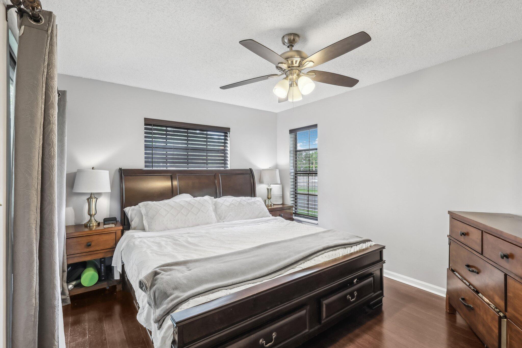 LAKE WINDWOOD CONDO - Residential