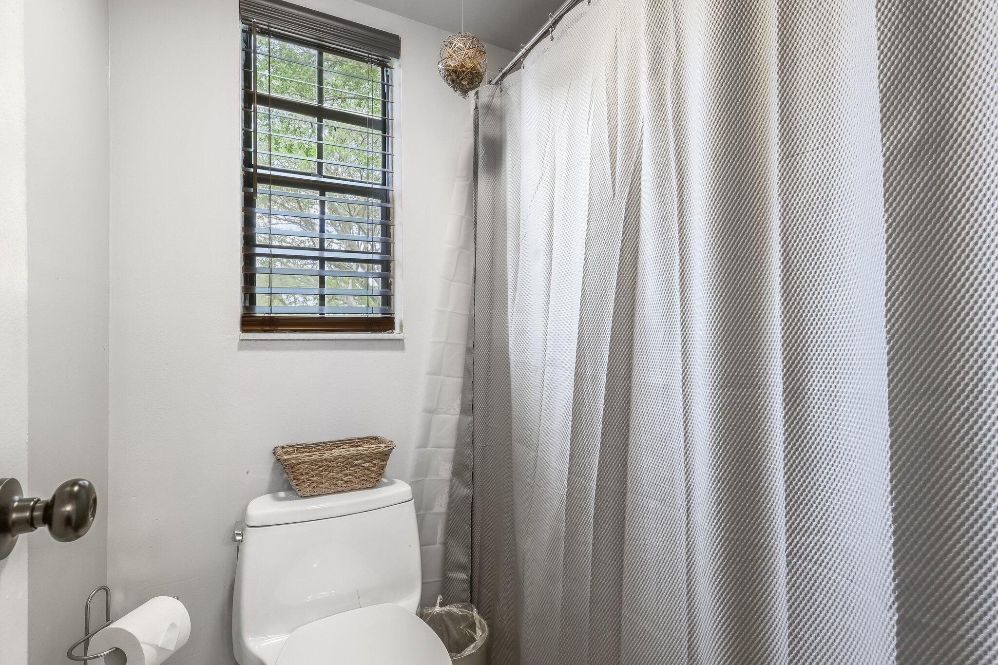 LAKE WINDWOOD CONDO - Residential