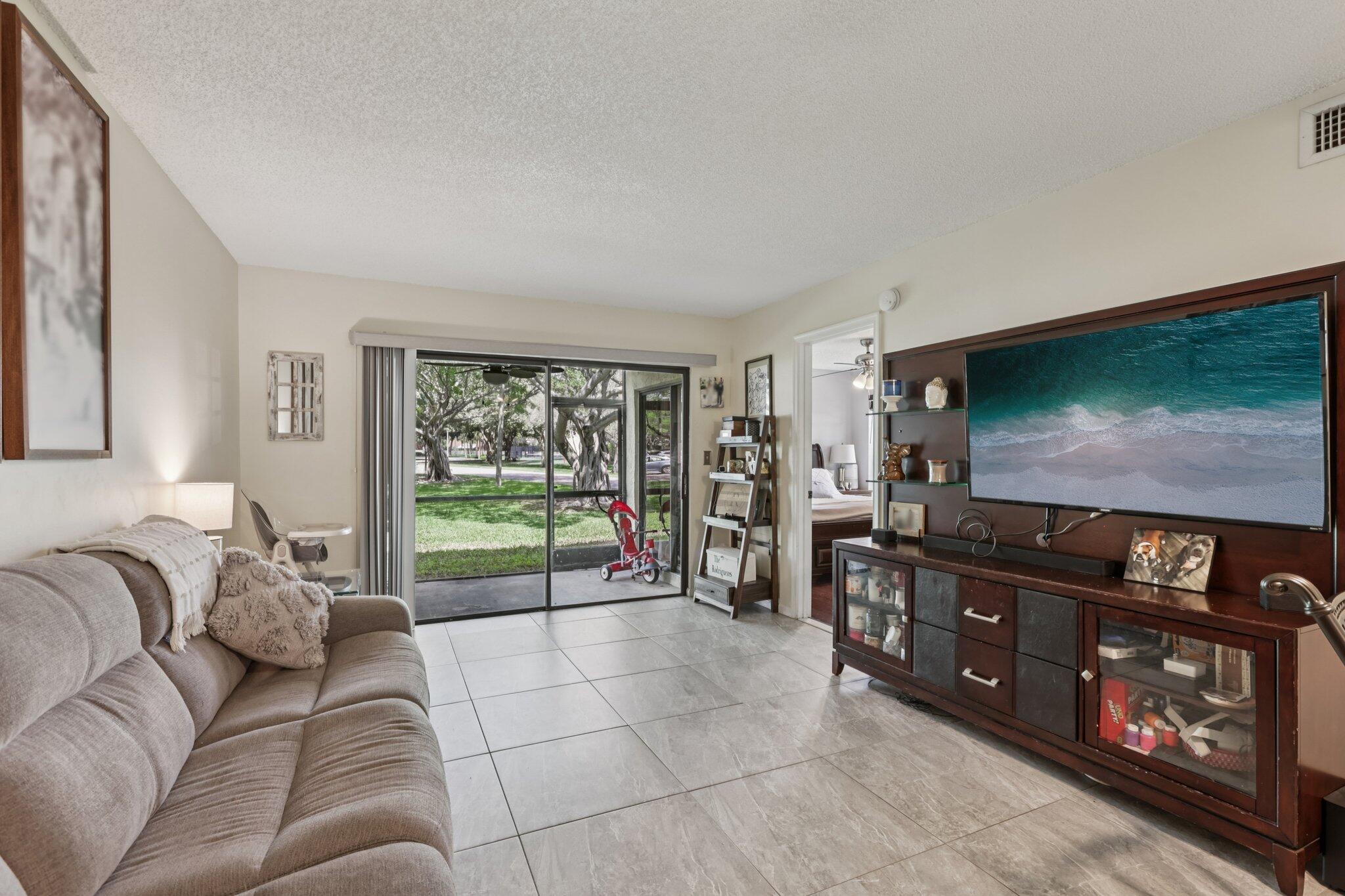 LAKE WINDWOOD CONDO - Residential