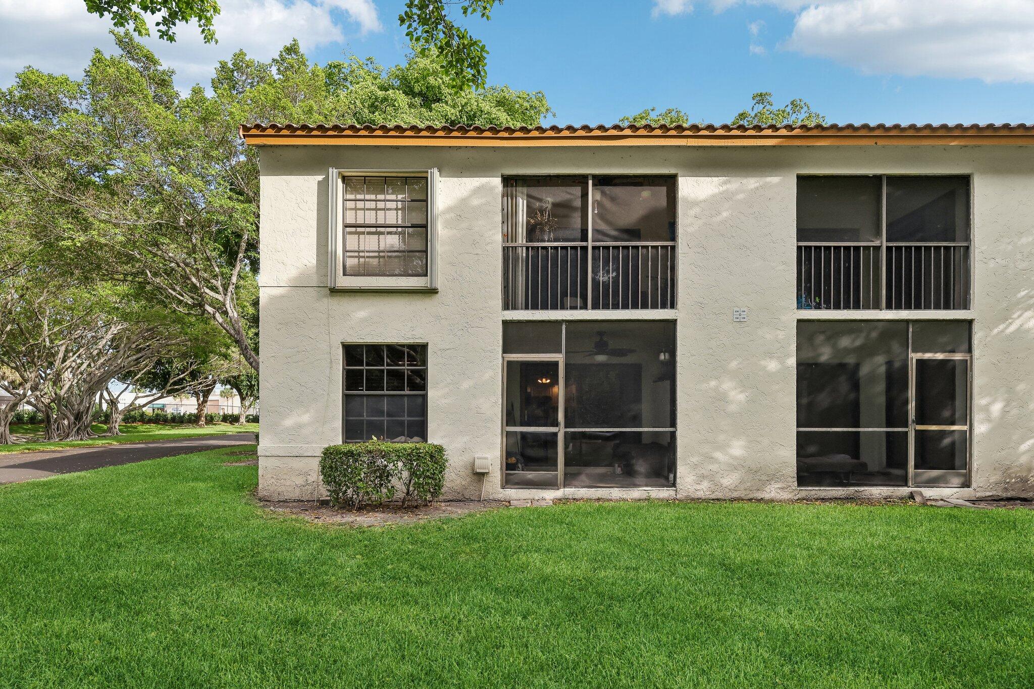 LAKE WINDWOOD CONDO - Residential