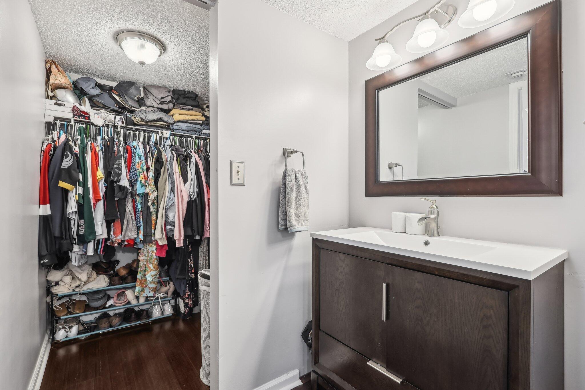 LAKE WINDWOOD CONDO - Residential