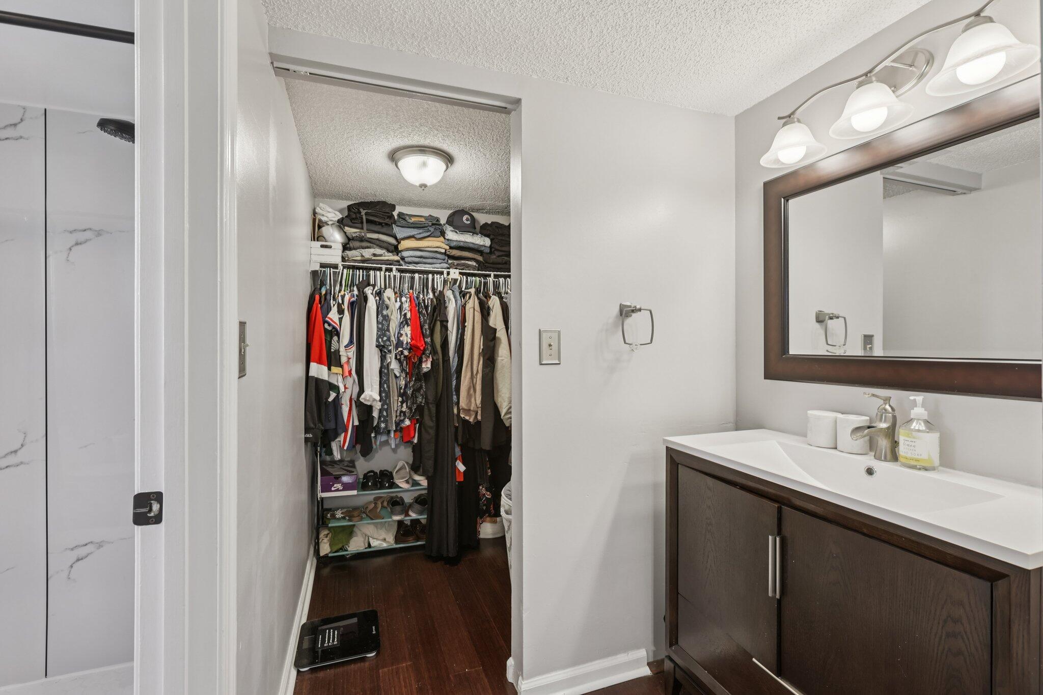 LAKE WINDWOOD CONDO - Residential