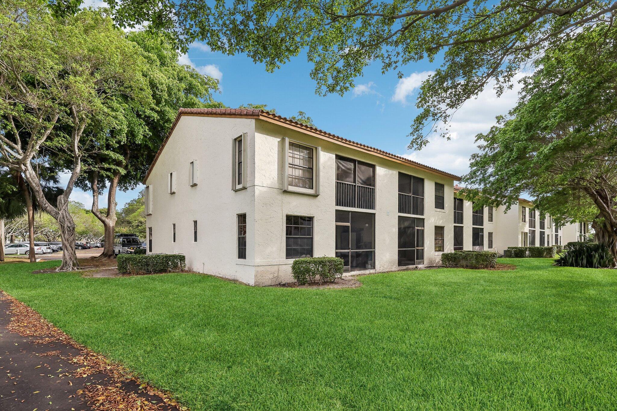 LAKE WINDWOOD CONDO - Residential