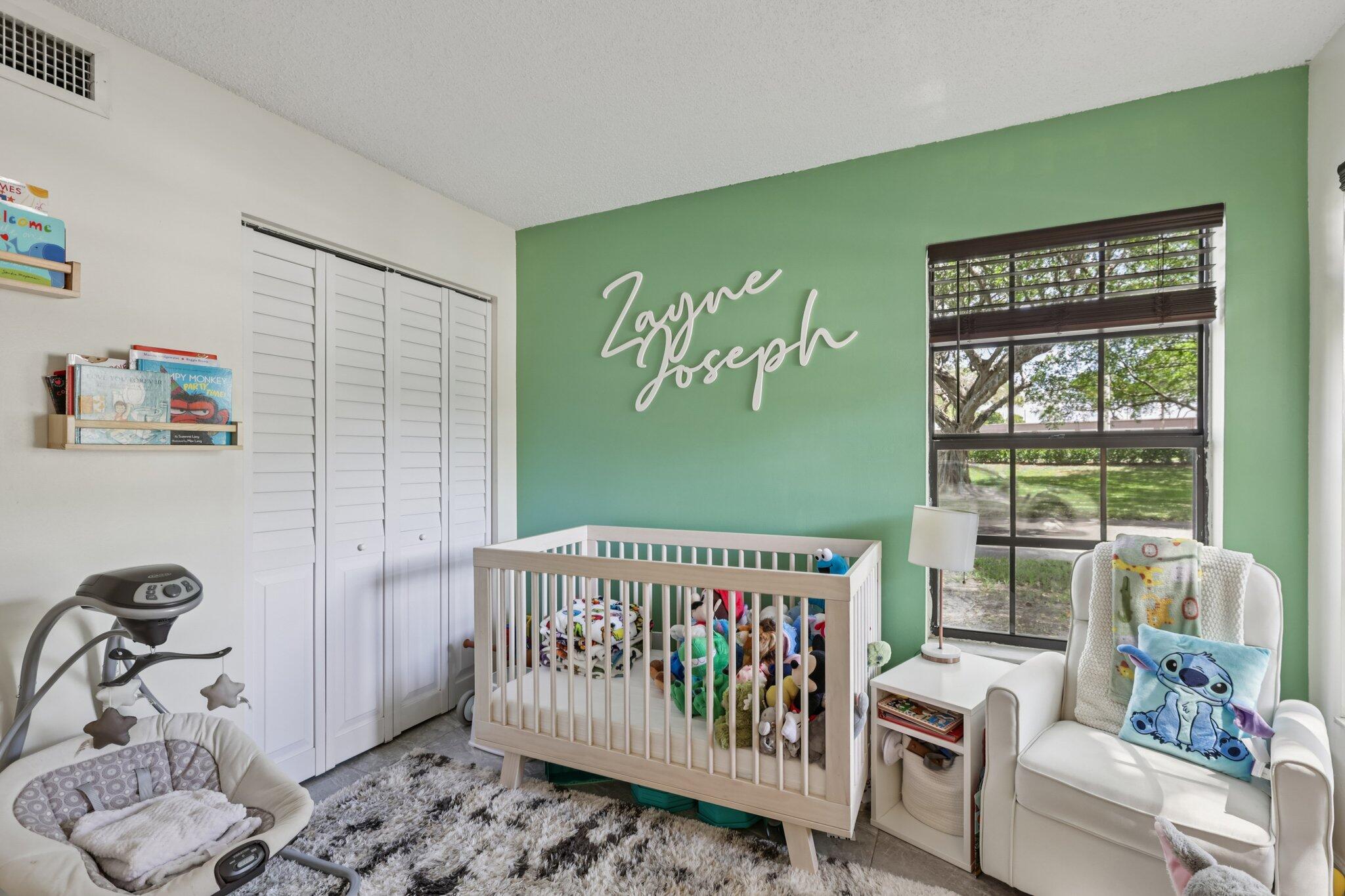 LAKE WINDWOOD CONDO - Residential