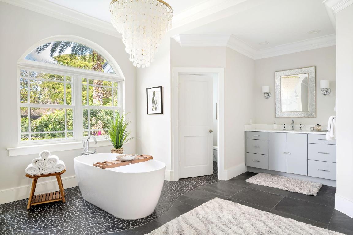 Vero Beach, Florida, 32963, United States, 4 Bedrooms Bedrooms, ,5 BathroomsBathrooms,Residential,Active,1953342