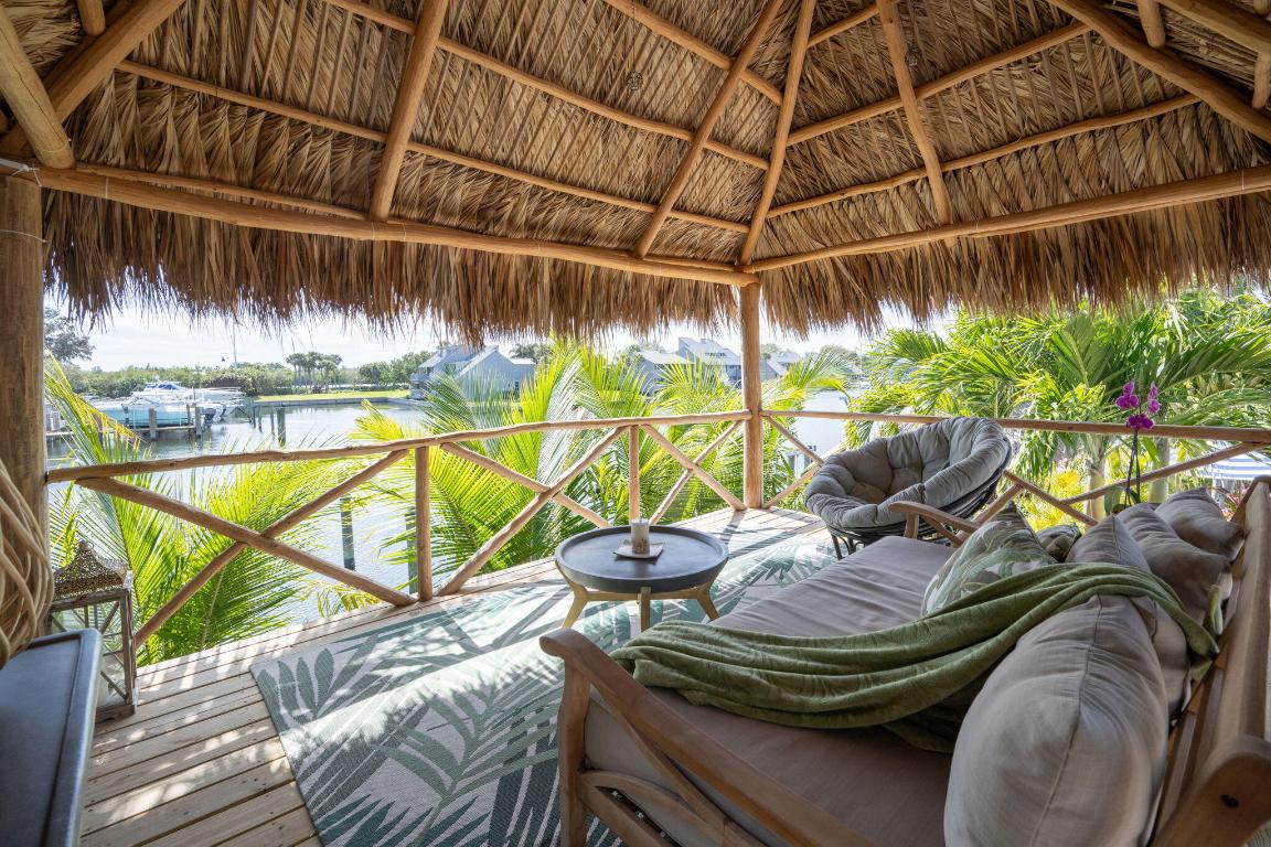 Vero Beach, Florida, 32963, United States, 4 Bedrooms Bedrooms, ,5 BathroomsBathrooms,Residential,Active,1953342