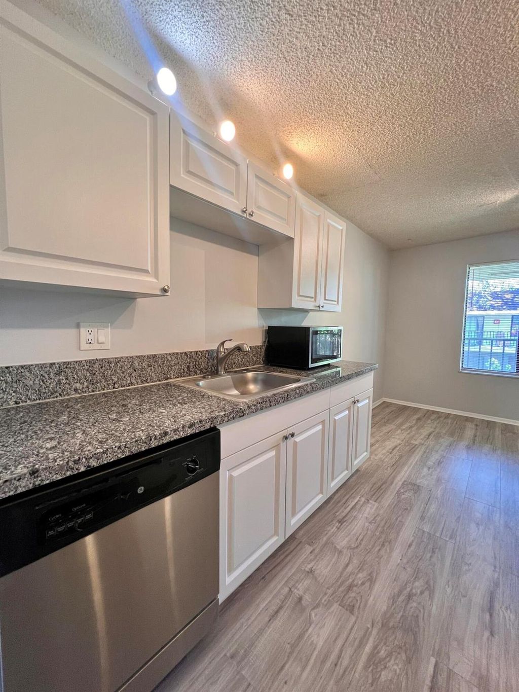 Photo of 150 Pineview Road #J5, Jupiter, FL 33469 (MLS # R11139946)