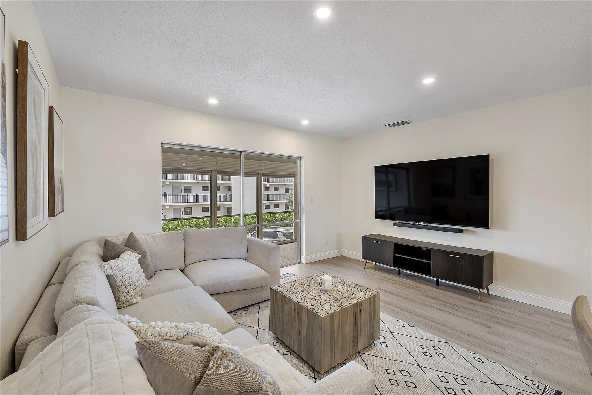 40 SE 13th St B1
