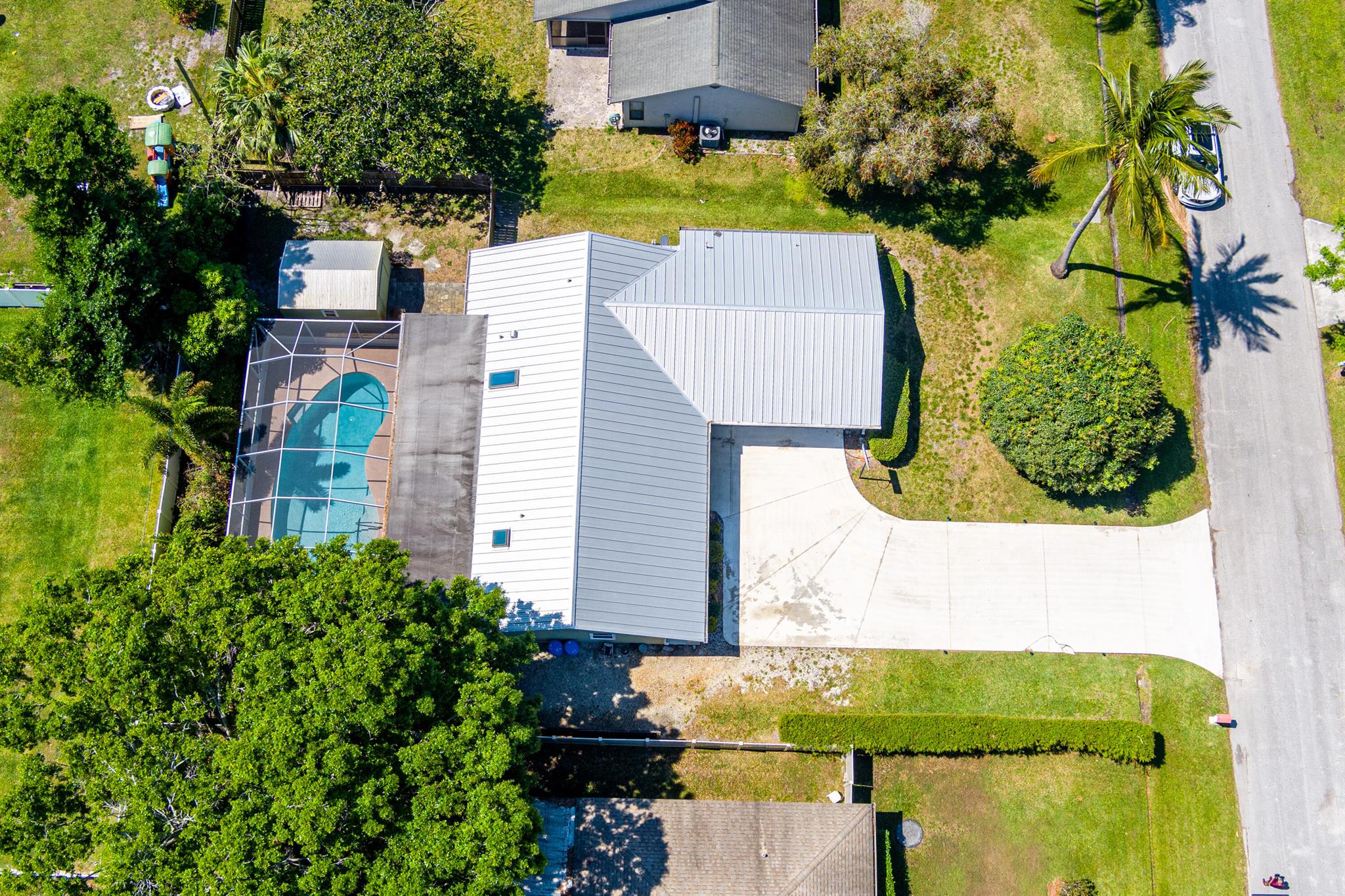 658 SE Streamlet Avenue