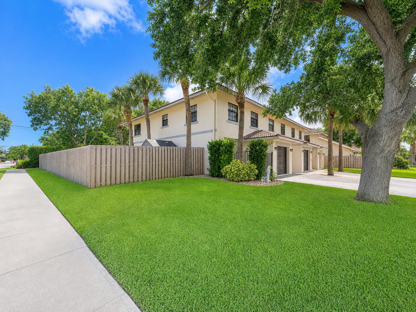 248 Avenue L