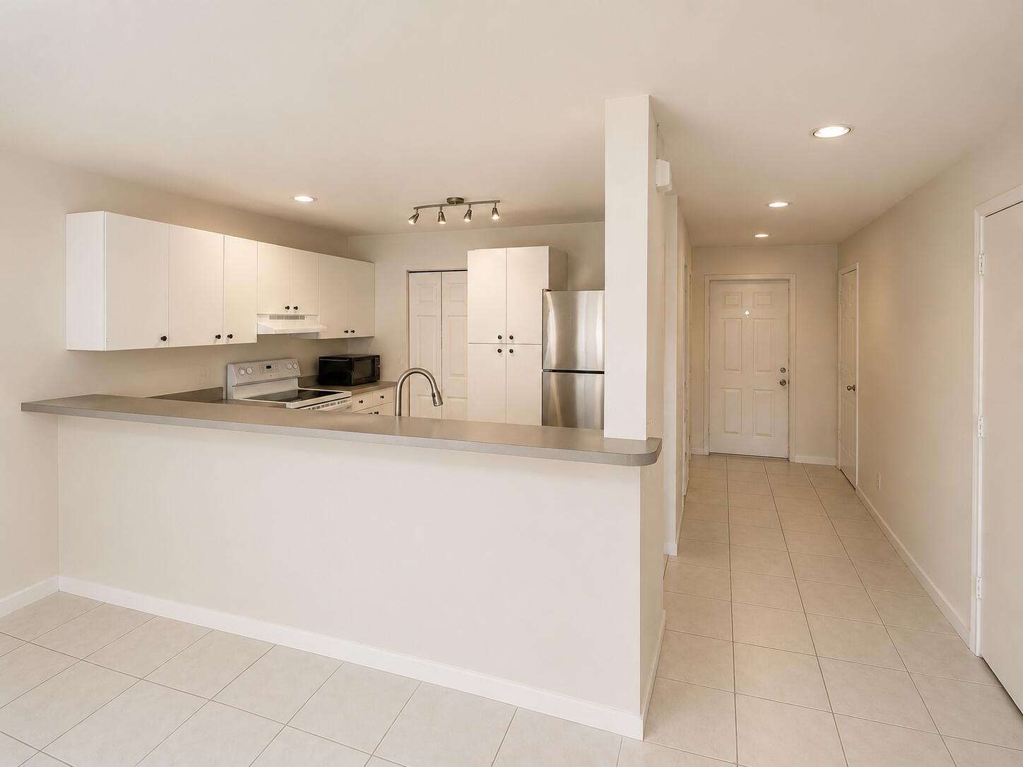 248 Avenue L
