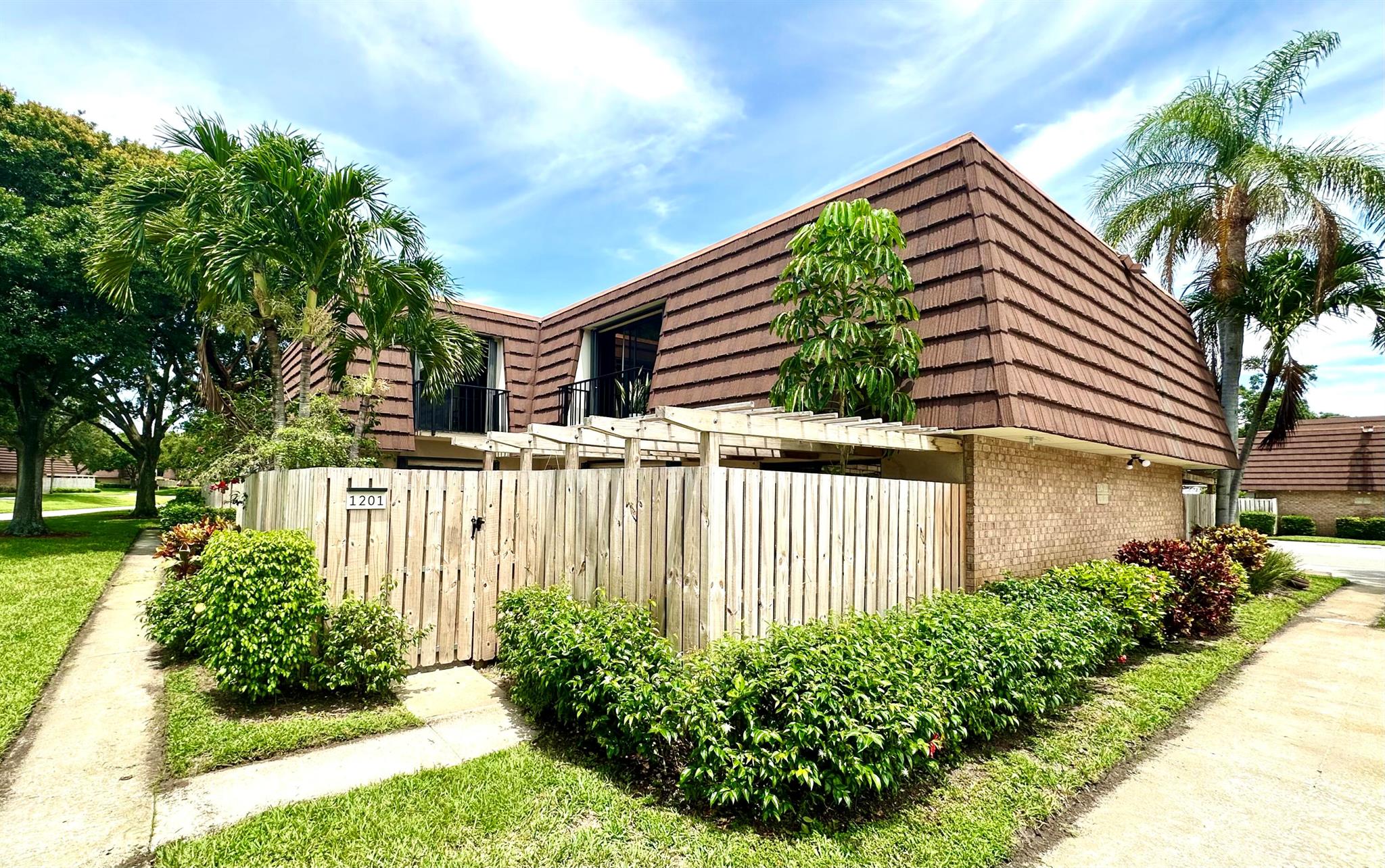 Excellent location in the heart of Palm Beach Gardens! Beautiful 2 bed /2.5 bath townhome unit located in a private setting. Great Unit offering an extra downstairs room that could be used as a den/office. Master has large walk-in shower and ample closet space. Both bedrooms have balconies. The large enclosed private Courtyard style patio with access from Kitchen, Living room & bonus room is perfect for entertaining! The half bath on the first floor is equipped with washer and dryer. Community playground, tennis court, basketball court and jogging trail. Walking distance to Publix, shopping, entertainment and restaurants. Close to I95 and turnpike.