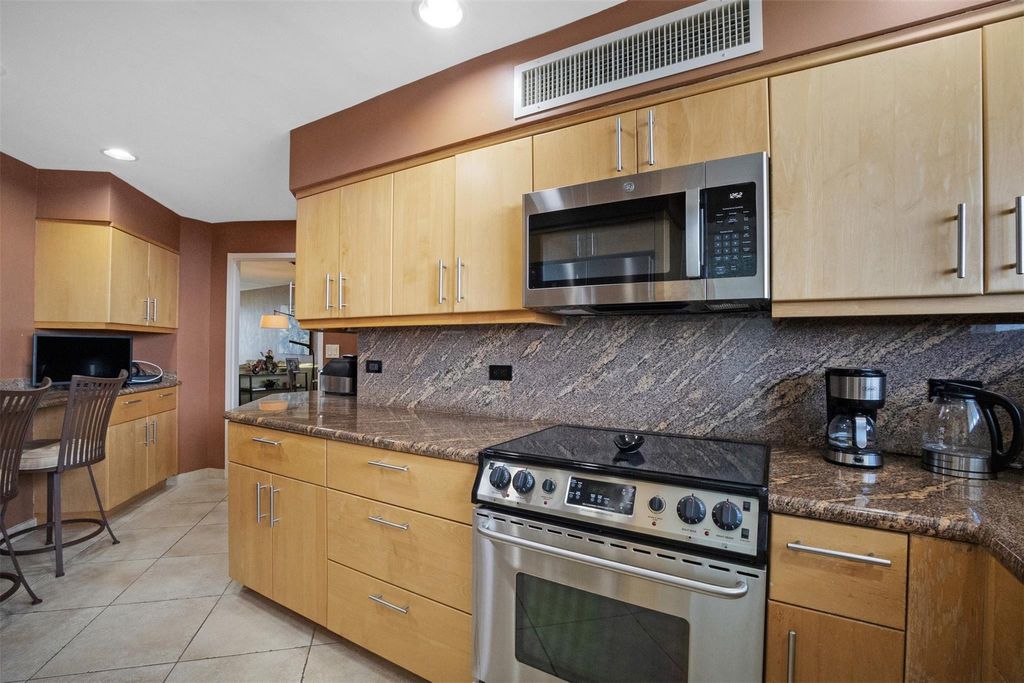 Photo of 333 Sunset Drive #503, Fort Lauderdale, FL 33301 (MLS # B26022610)