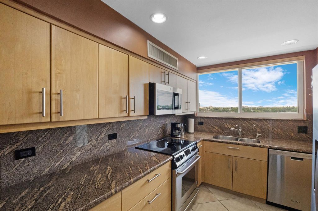 Photo of 333 Sunset Drive #503, Fort Lauderdale, FL 33301 (MLS # B26022610)