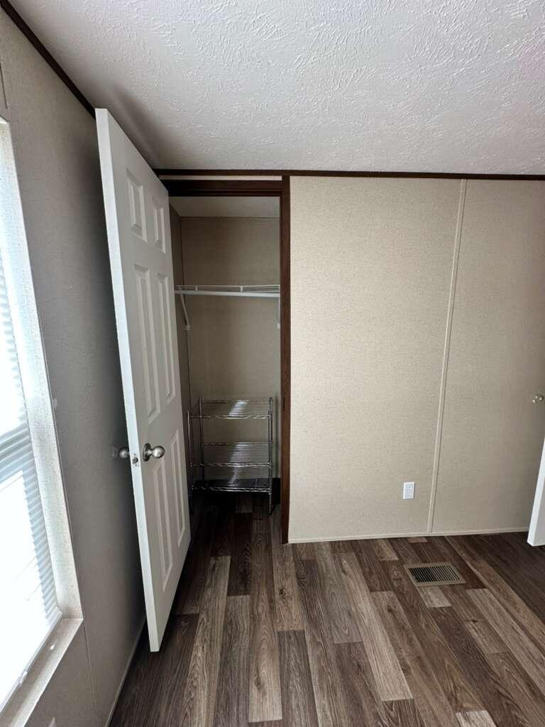 LAR-KEE LAKE - Residential