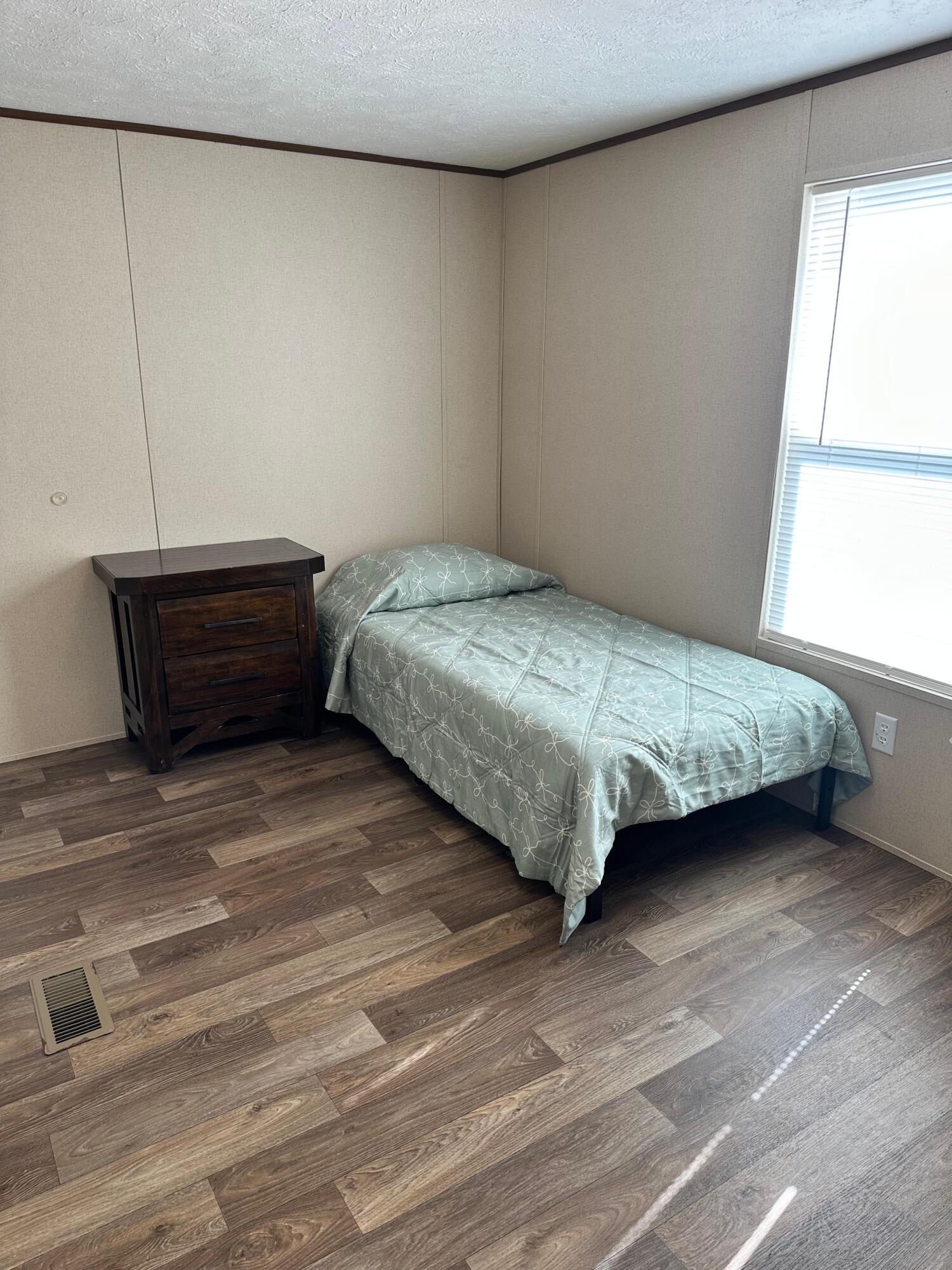 LAR-KEE LAKE - Residential