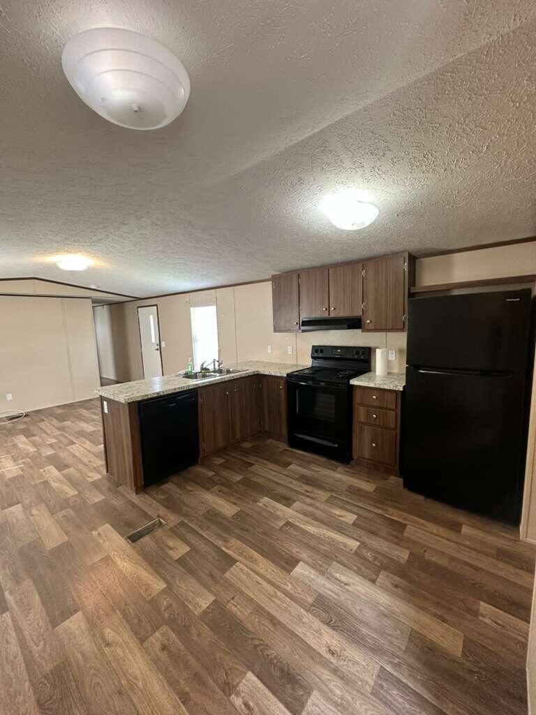 LAR-KEE LAKE - Residential