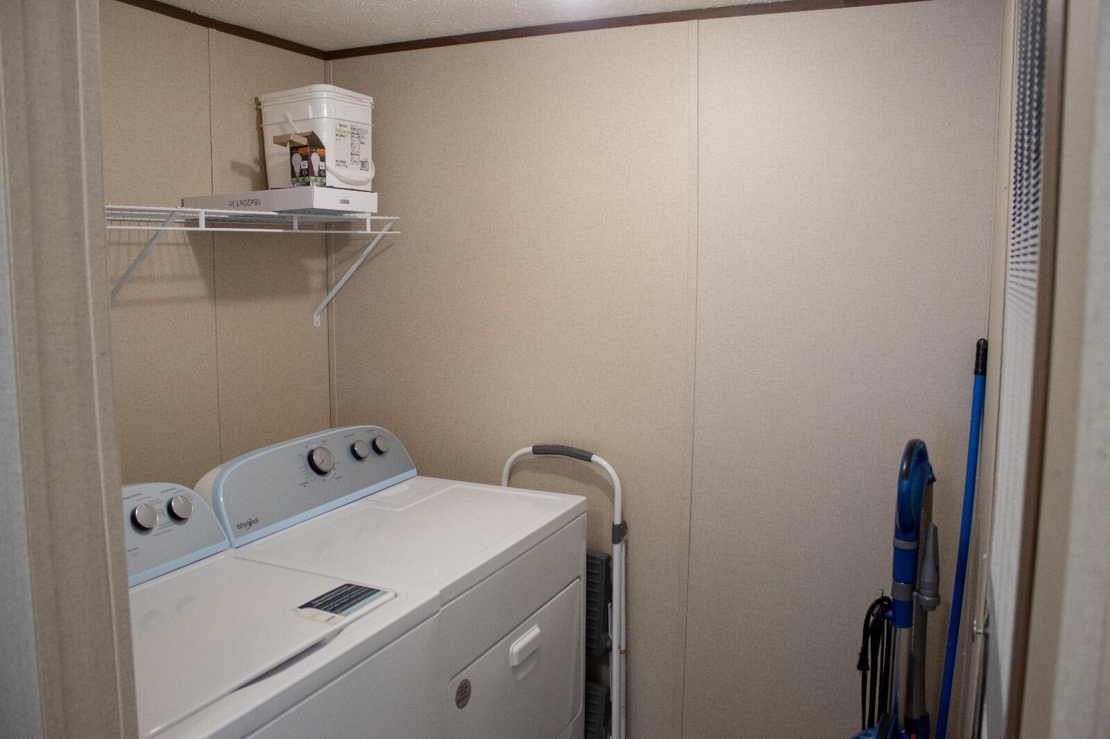 LAR-KEE LAKE - Residential