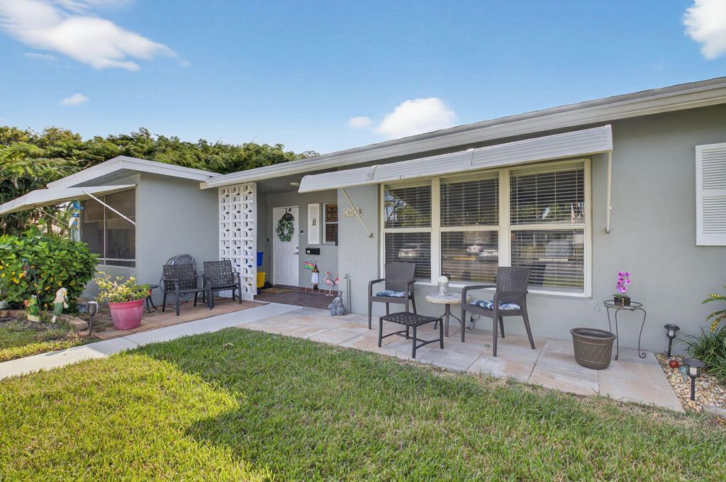 Photo of 762 High Point Boulevard N #B, Delray Beach, FL 33445 (MLS # R11138202)