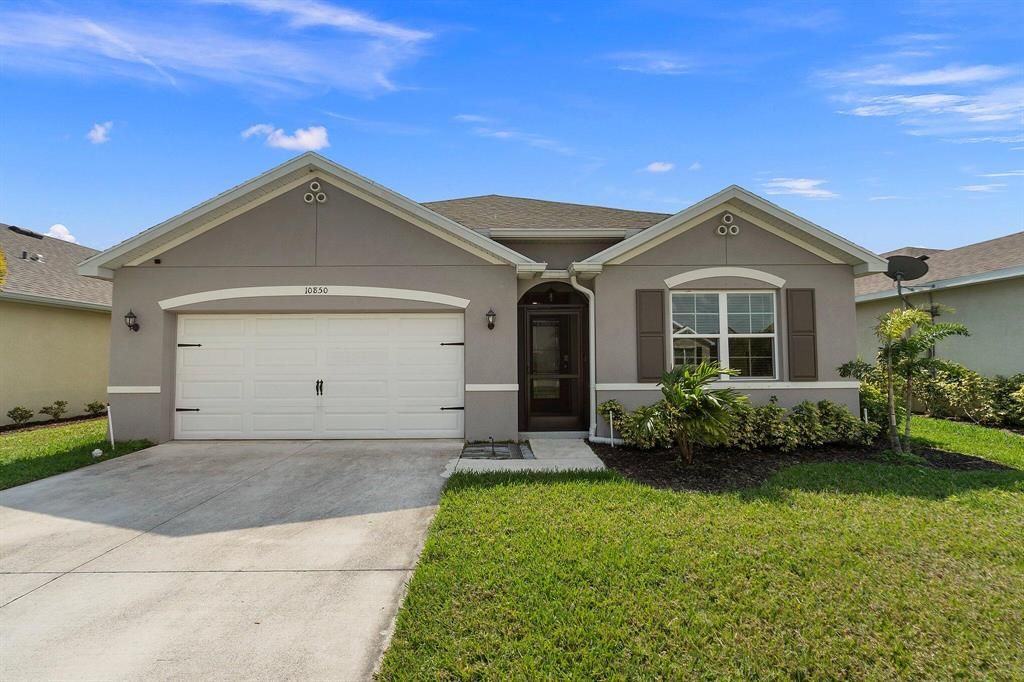 Photo of 10850 SW Pacini Way, Port St Lucie, FL 34987 (MLS # R10872970)