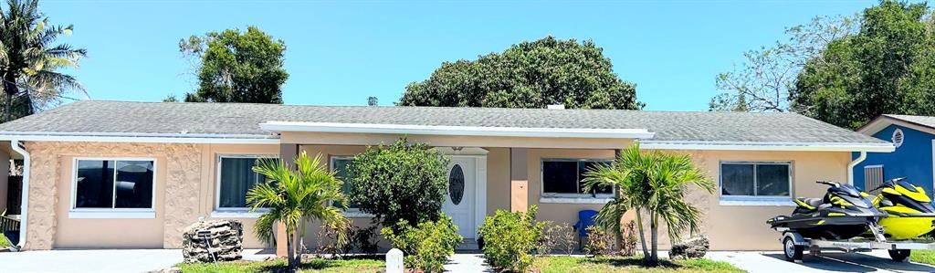 Photo of 714 Palm Avenue, Fort Pierce, FL 34982 (MLS # R10882834)